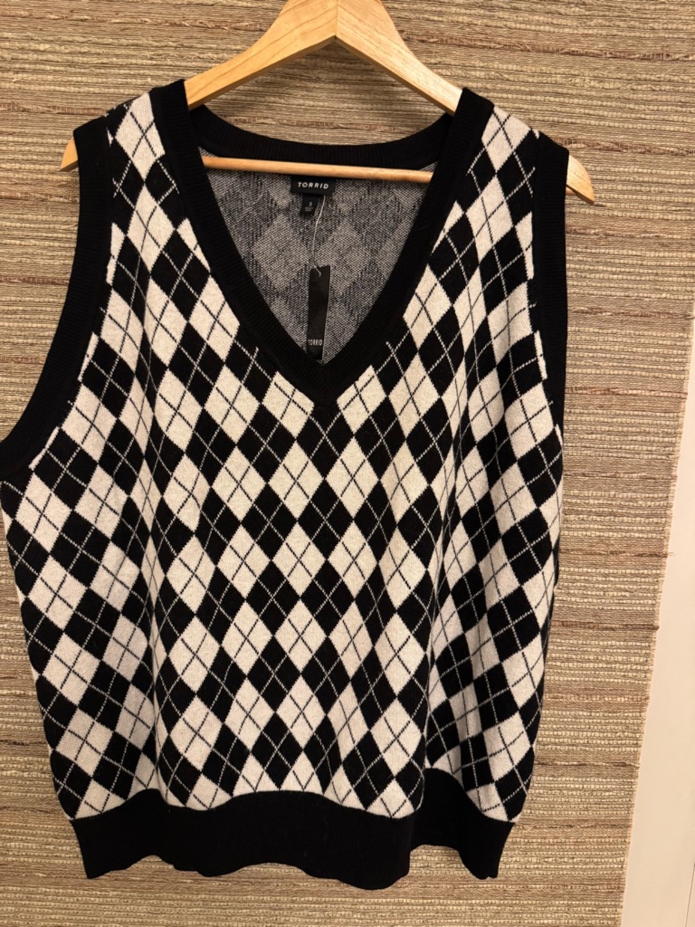 torrid Black & White Argyle V-Neck Sweater Vest - Sleeveless Knit